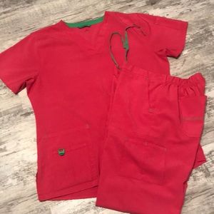 Women’s Carhartt Force stretchy scrubs